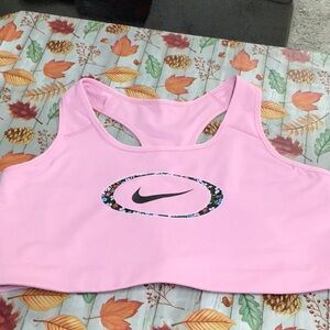 Women’s 1X Nike Pink Sports Bra EUC